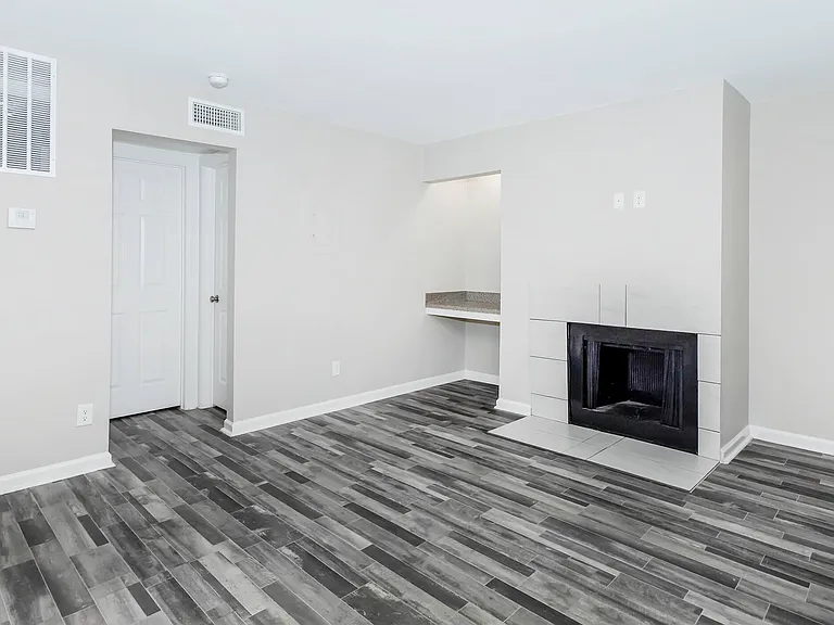 Villas at Alameda — Photo 23