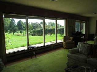 1943 Green Bay N, Racine, WI 53405