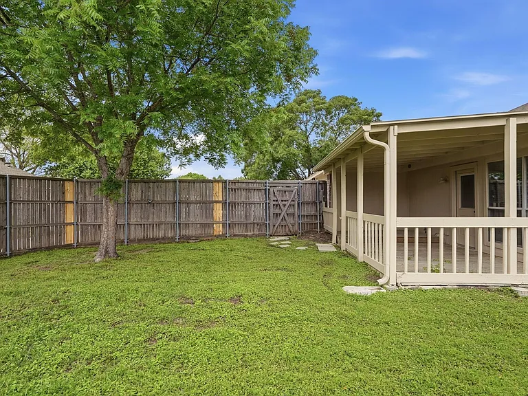 2833 Hidden Springs Dr — Photo 18