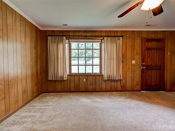 5th image of 416 Gaston Way