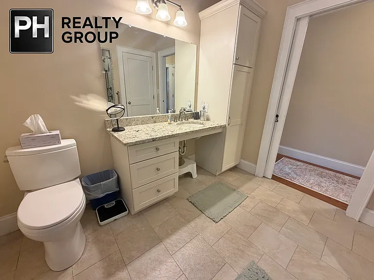 39 Highland Ave #R — Photo 9