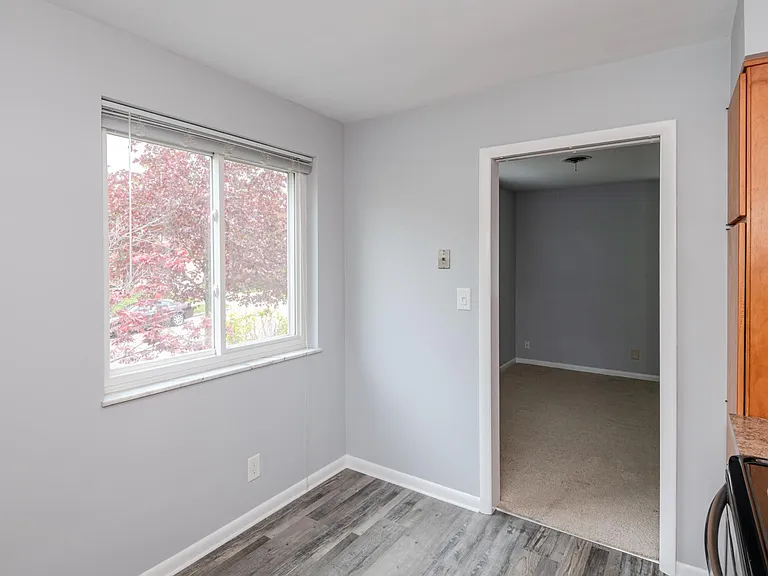 Westcliff Ct — Photo 11