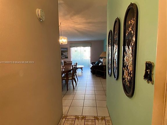4th image of 17090 NE 14th Ave APT 114