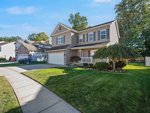 2nd image of 39030 Arcadia Cir