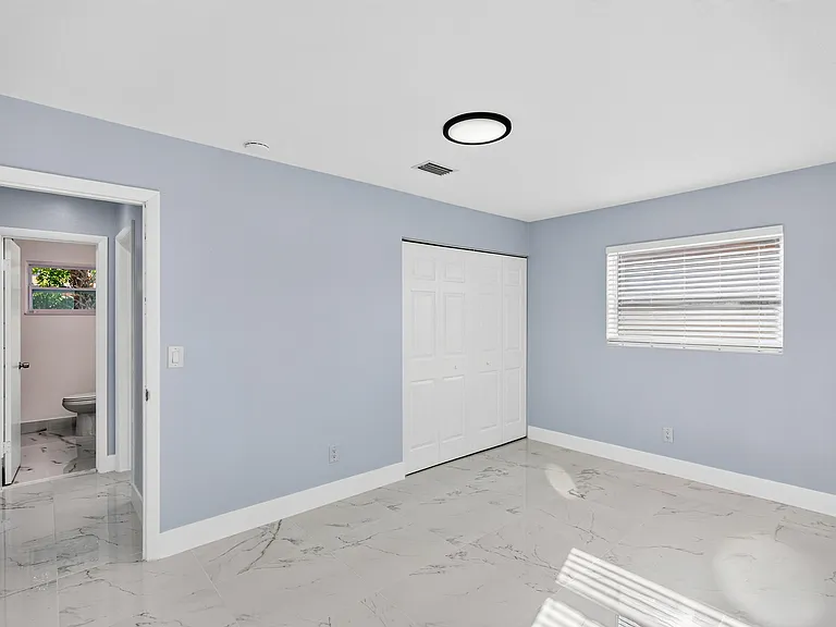1531 NE 33rd St — Photo 11