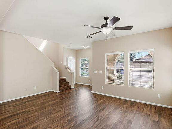 5th image of 981 S Deerfield Ln