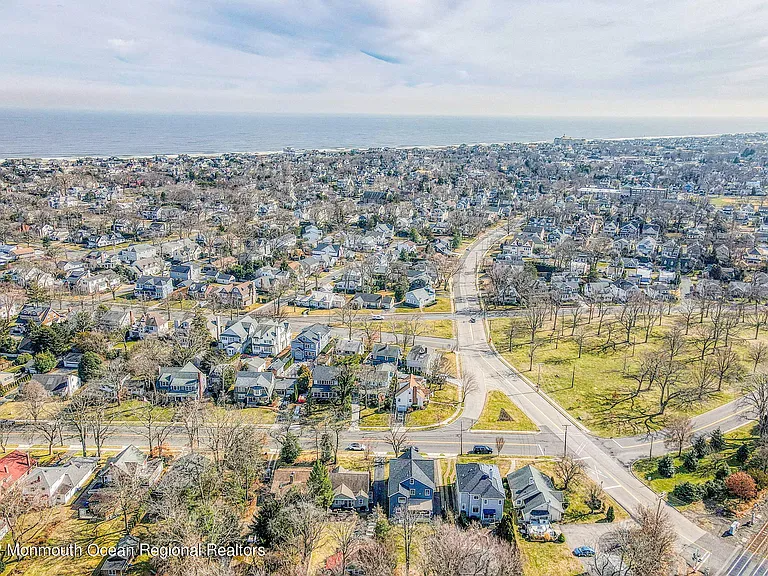346 South Blvd — Photo 5