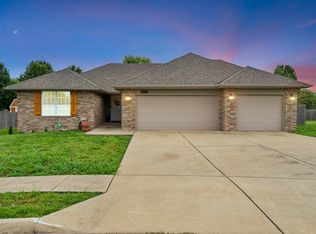 4200 N Mead Dr, Ozark, MO 65721