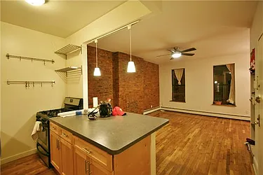 Rented by R New York