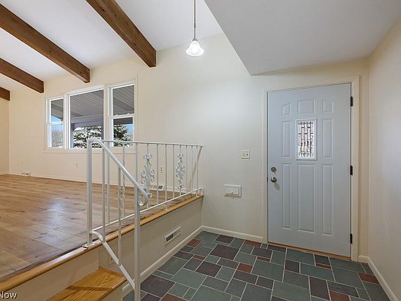 3rd image of 6476 Woodbury Dr