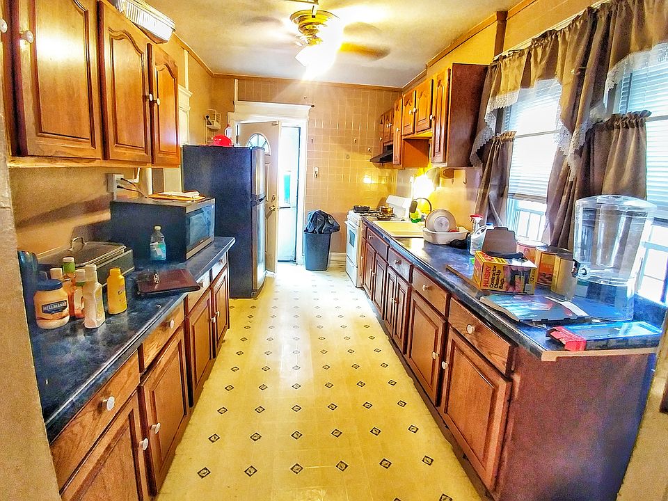 2nd image of 51-53 Mead St