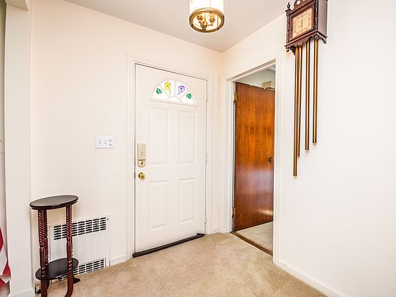 2nd image of 181 Montgomery Ave