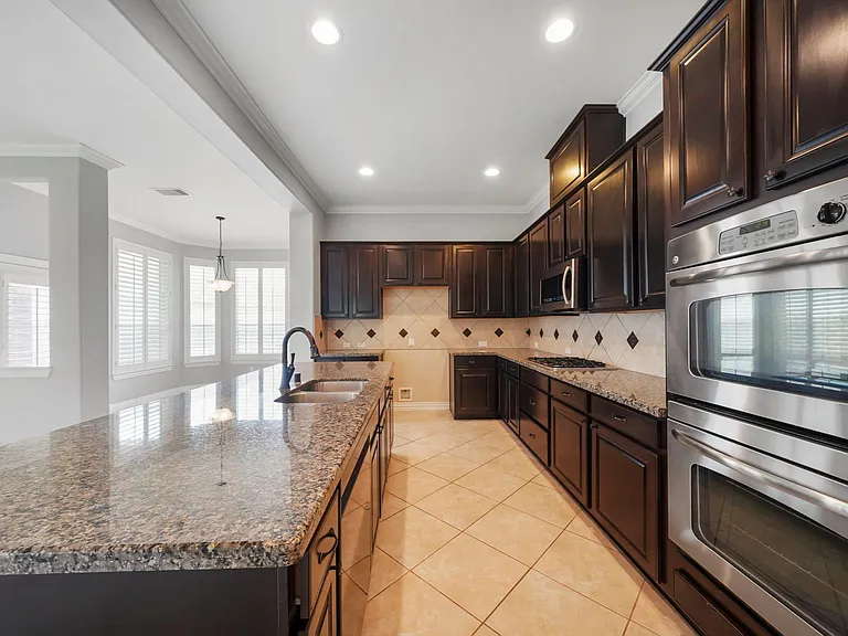 5430 Tyler Park Ln — Photo 12