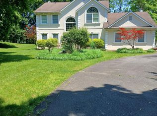 92 Scotland Hill Road, Chestnut Ridge, NY 10977