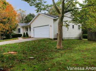 3722 Mesa Ct NE, Rockford, MI 49341