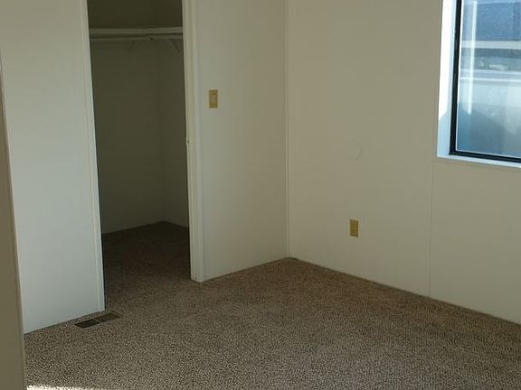 3rd image of 784 Church St