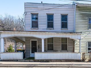 327 Franklin St, Galena, IL 61036