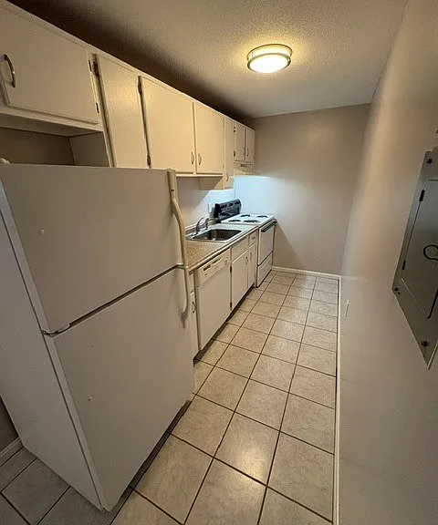 290A Berlin St #110 — Photo 1