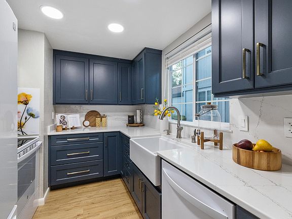 3rd image of 1841 Shirley Drive