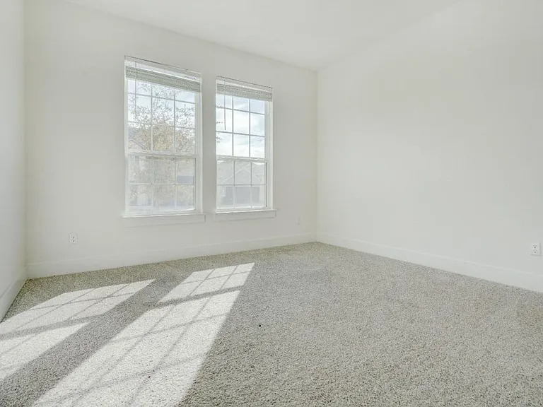 1845 Donetto Dr — Photo 7