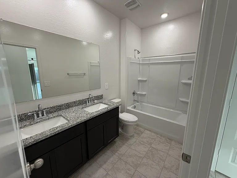 2702 W Shepperd Ave — Photo 24