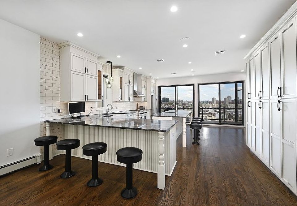 2nd image of 382 Ogden Ave #2