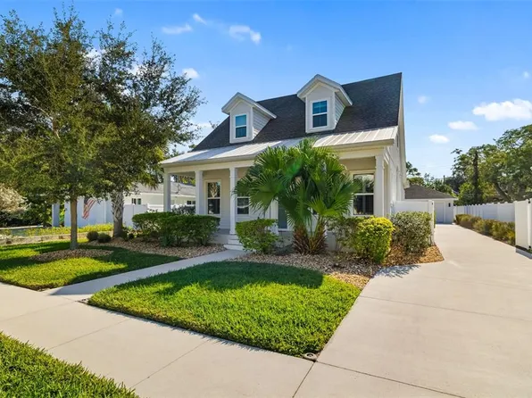 2576 Wood St, Sarasota, FL 34237