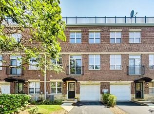 3257 N Anchor Dr, Chicago, IL 60618
