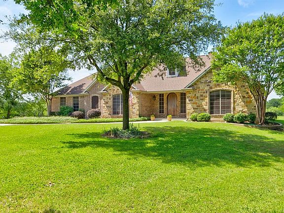 3rd image of 811 Barbara Ln