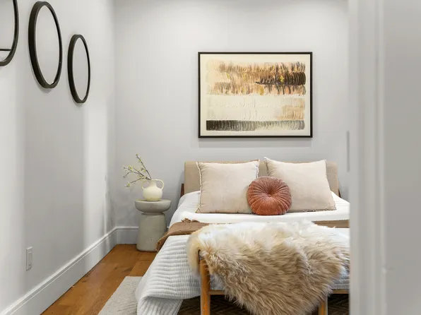 636 Warren Street image 10 of 16