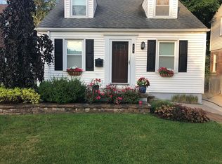 810 N Rosevere Ave, Dearborn, MI 48128