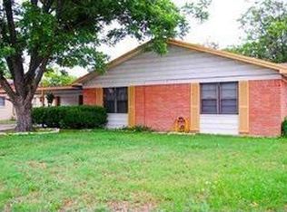 319 N Walnut St, Waco, TX 76705