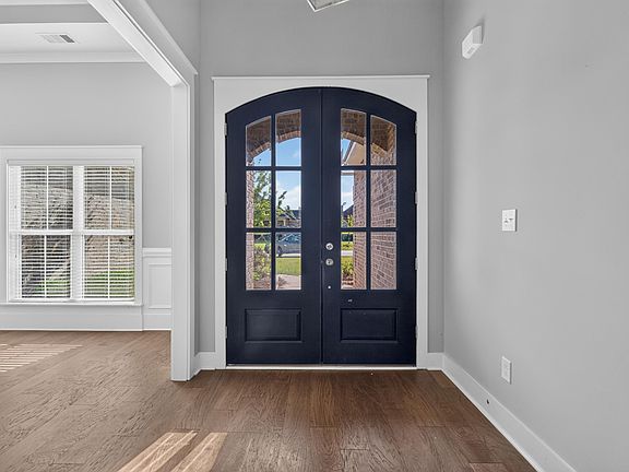 5th image of 114 Gracetree Way