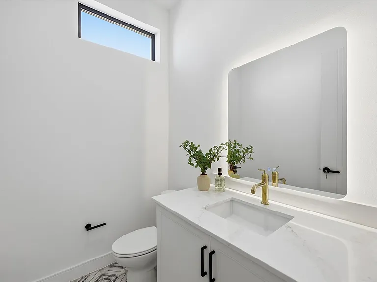 4635 Manett St #101 — Photo 16
