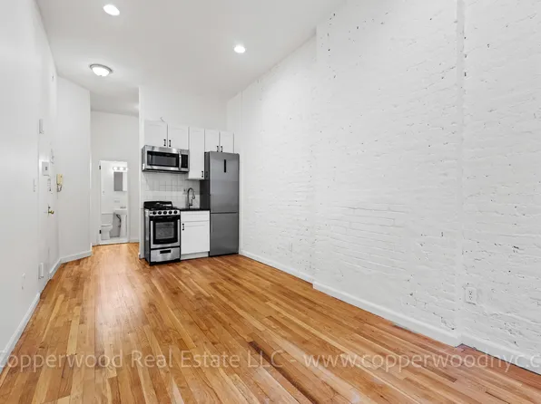 430 East 89th Street image 1 of 6