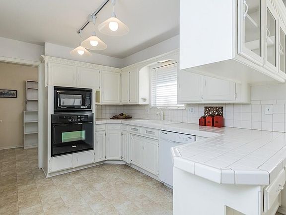 Great kitchen with adjacent bonus room! Newer oven and microwave.