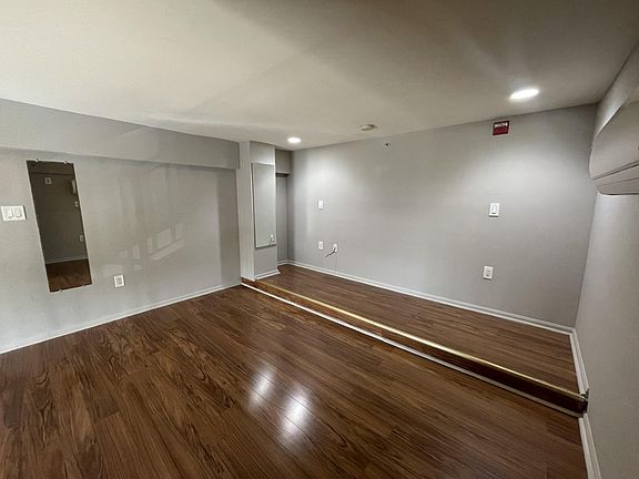 3rd image of 94 4th Ave Unit 204