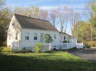 28 Elliot Rd, East Greenbush, NY 12061