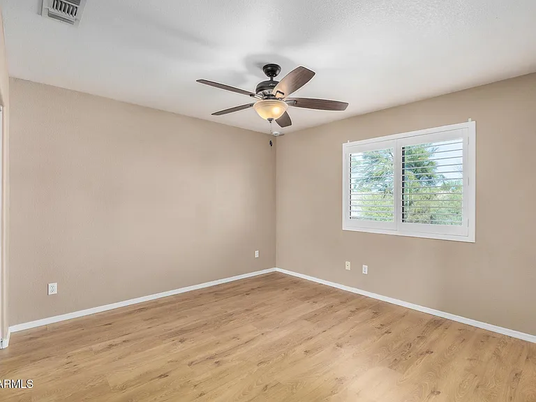 4334 E Anderson Dr — Photo 24