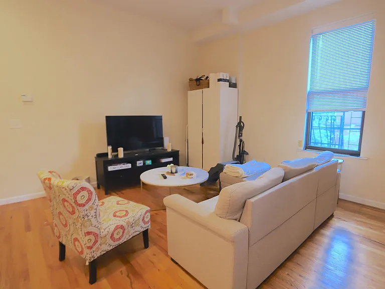 105 11th St #2F — Photo 7