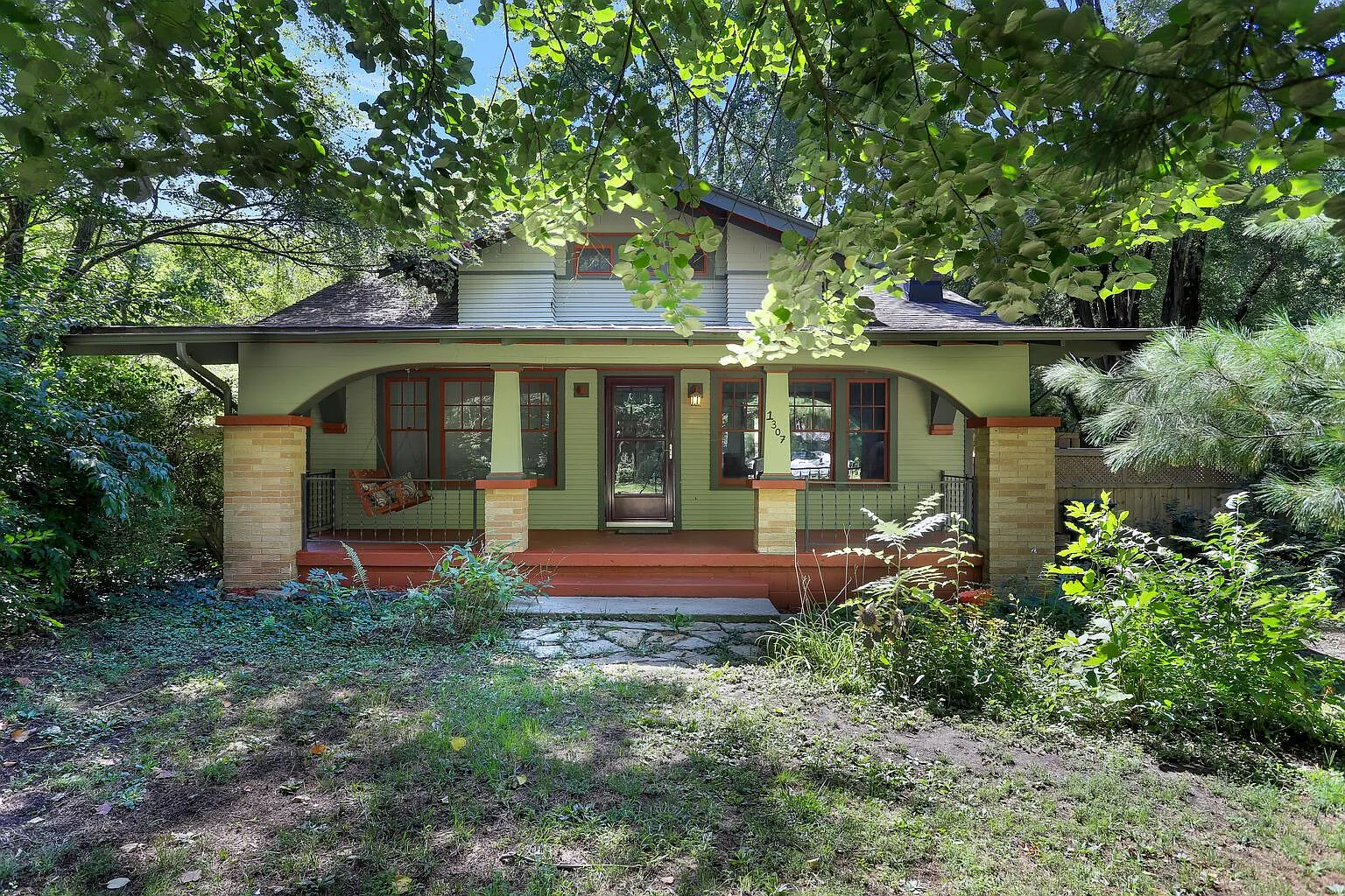1307 Stout Dr photo 1