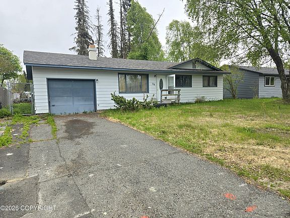 3rd image of 716 Cypress Dr