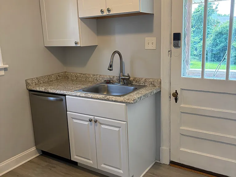 503 Edna Ave — Photo 3