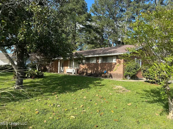 625 4th Ave SW, Magee, MS 39111