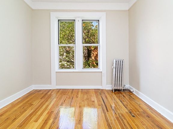4th image of 241 W 13th St APT 18