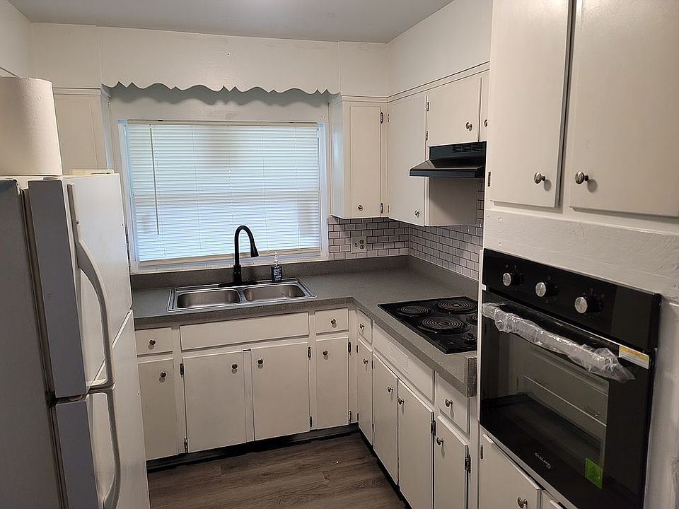 1st image of 1423 NE 15th Pl