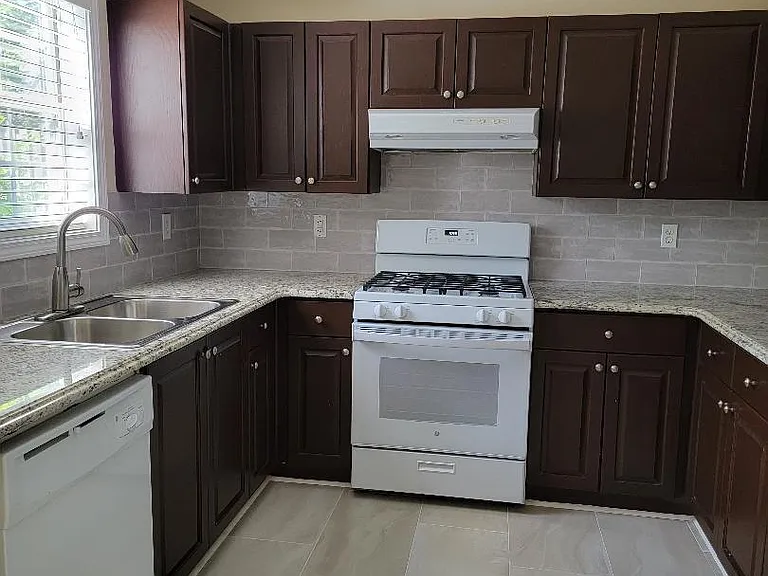 2199 Mainsail Dr — Photo 10