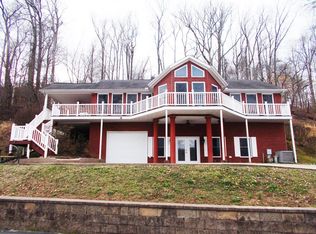 696 Stirling Rd, Camden, TN 38320