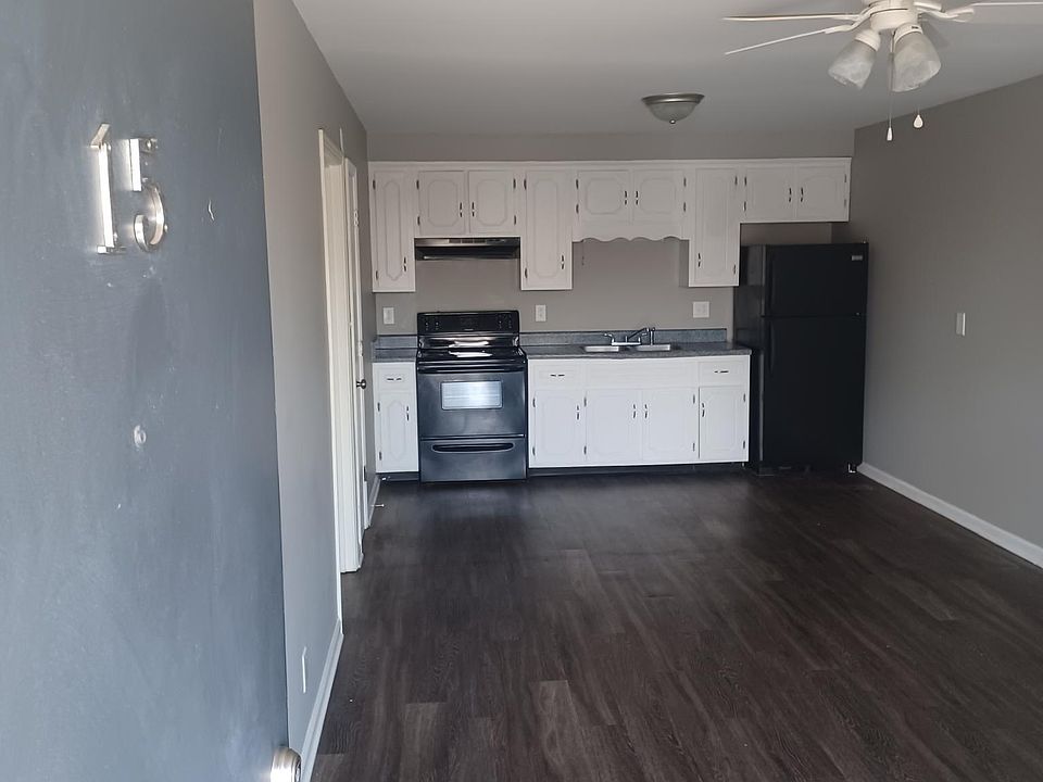 1st image of 120 Walnut St APT 15