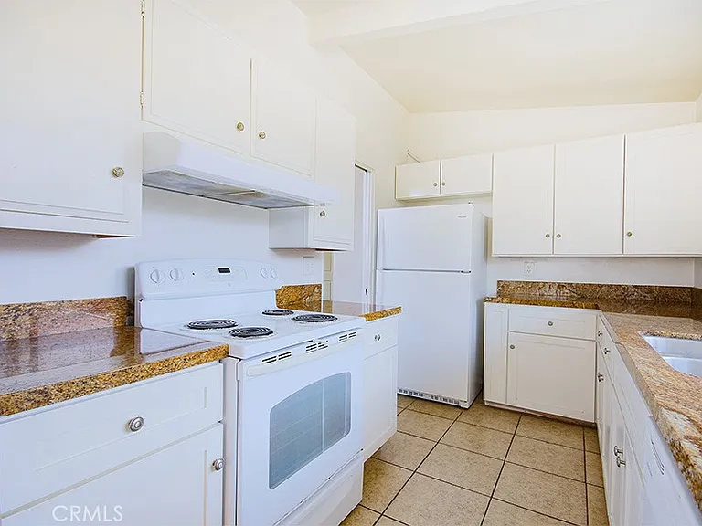 5542 Fernhill Cir #C — Photo 6